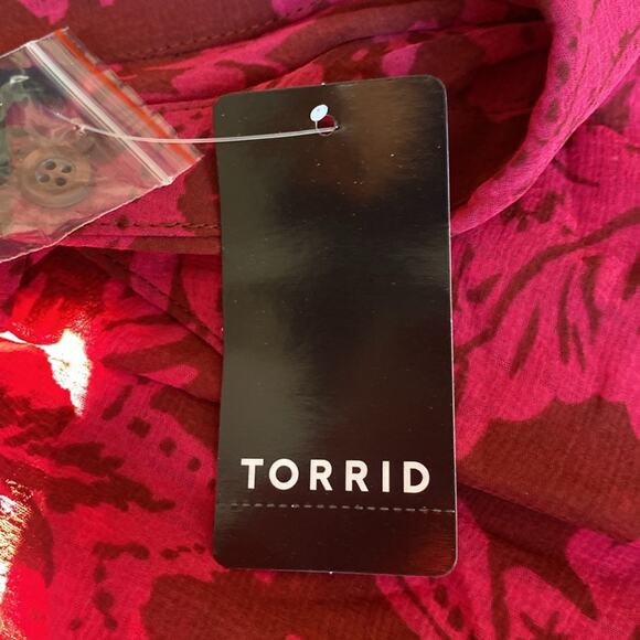 Torrid leaves Chiffon Dolman Short Sleeve Button Up - Picture 10 of 10